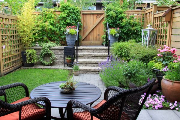 Small Yard Landscaping